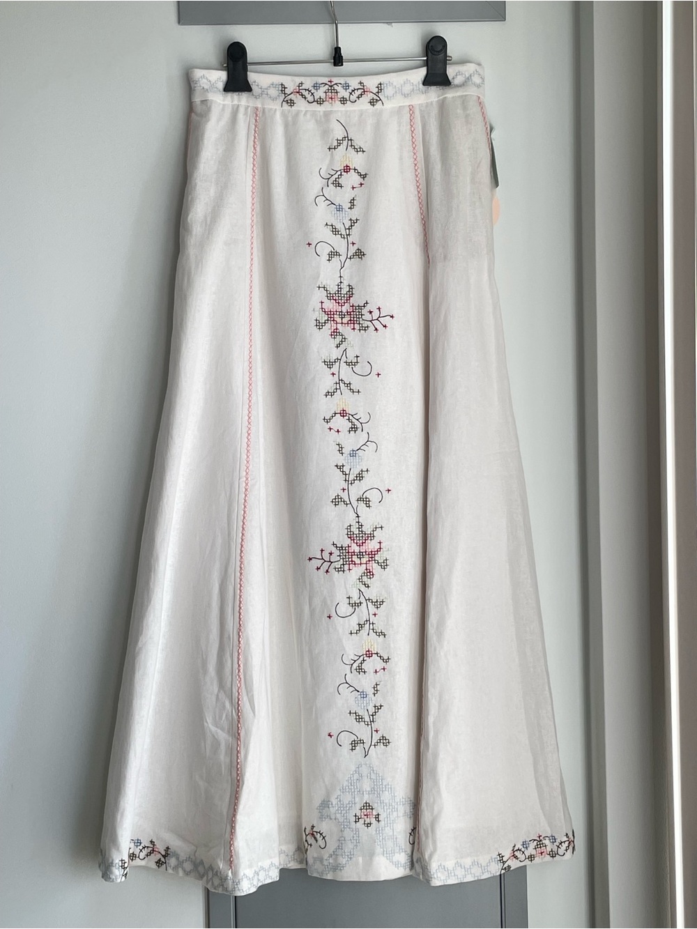 NWT CAMILA COELHO Embroidered White Two-Piece Set with Floral Motif - Picture 8 of 16